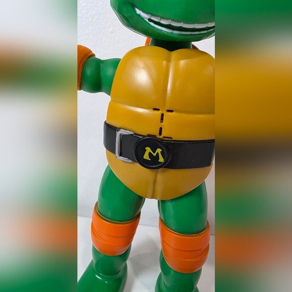 Teenage Mutant Ninja Turtles: 10" Stretch N Shout Michelangelo Figure by Playmat - Picture 4 of 9